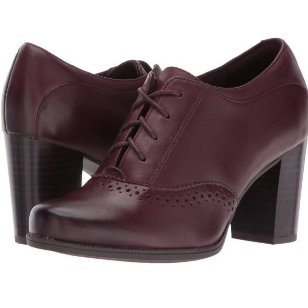 Lovely Clark’s Claeson Pearl Leather Oxfords ❤️